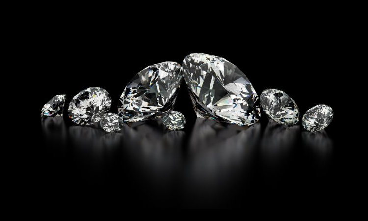 Il diamante tra mondo antico e moderno: simbolo di durezza o di luminosità?